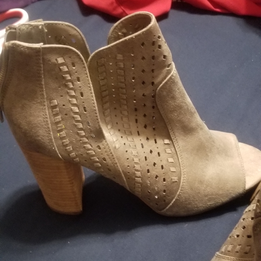 Heeled boots